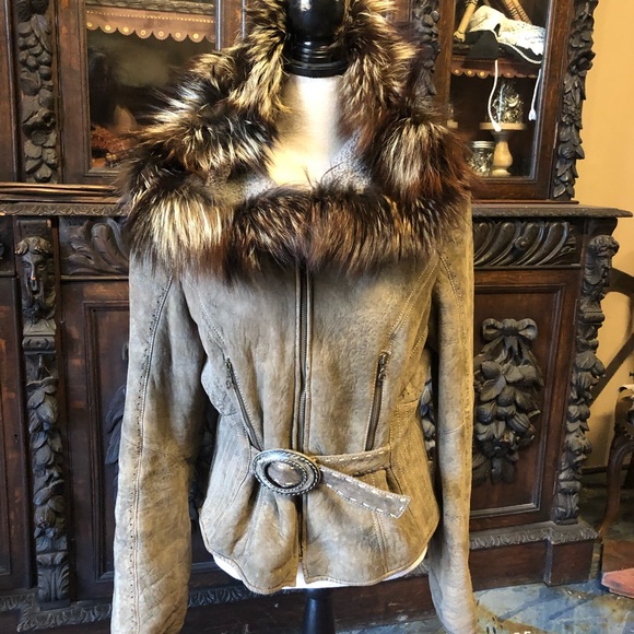 Super cute distressed Sherpa lined jacket - Picture 1 of 5